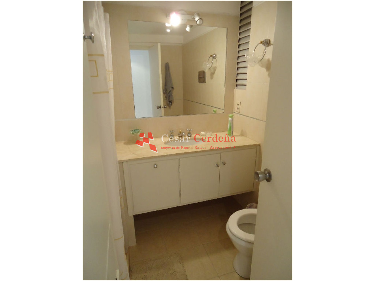 Apartamento ID.696 - VENTA - 3 dormitorios al frente, playa mansa