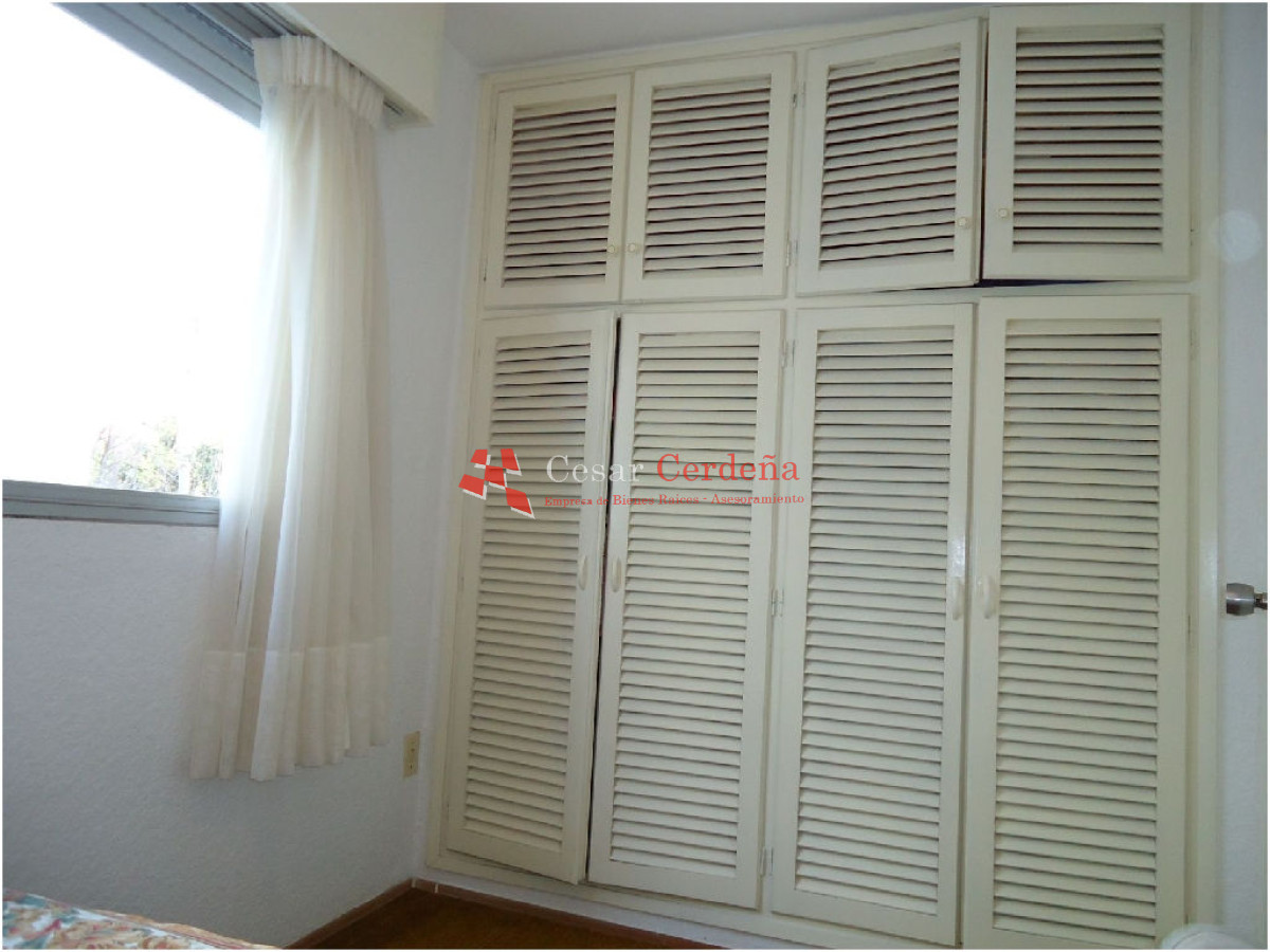 Apartamento ID.696 - VENTA - 3 dormitorios al frente, playa mansa