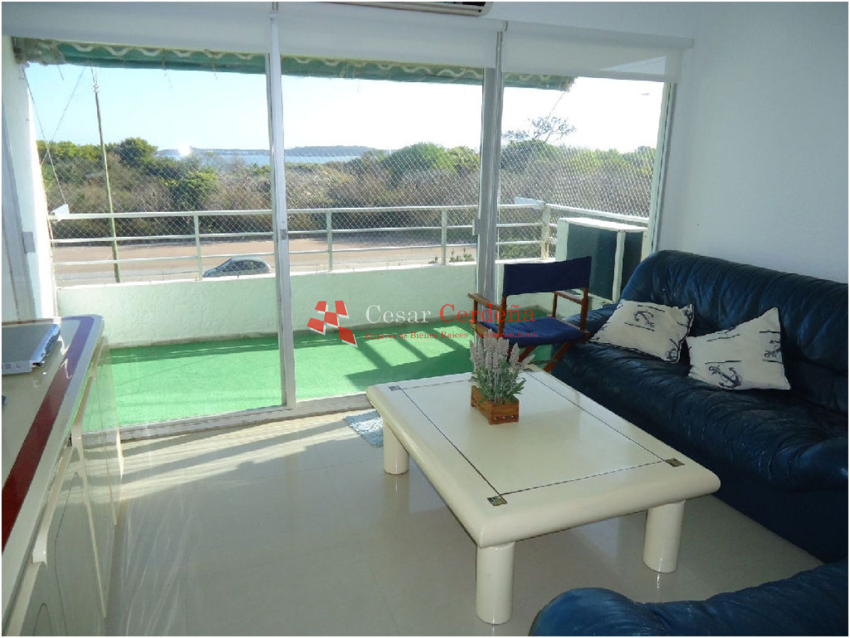 Apartamento ID.696 - VENTA - 3 dormitorios al frente, playa mansa