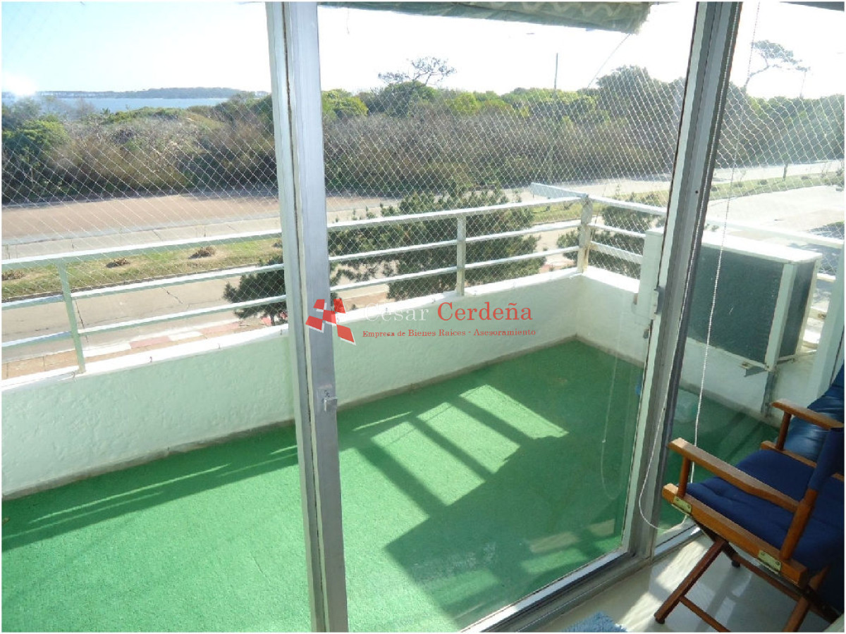 Apartamento ID.696 - VENTA - 3 dormitorios al frente, playa mansa