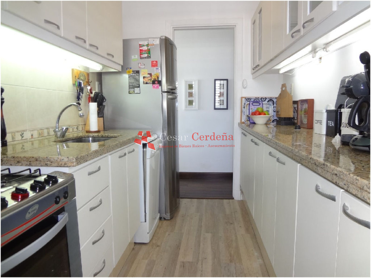 Apartamento ID.847 - Apartamento venta sobre avenida Roosevelt, 3 dormitorios, vistas plenas al mar