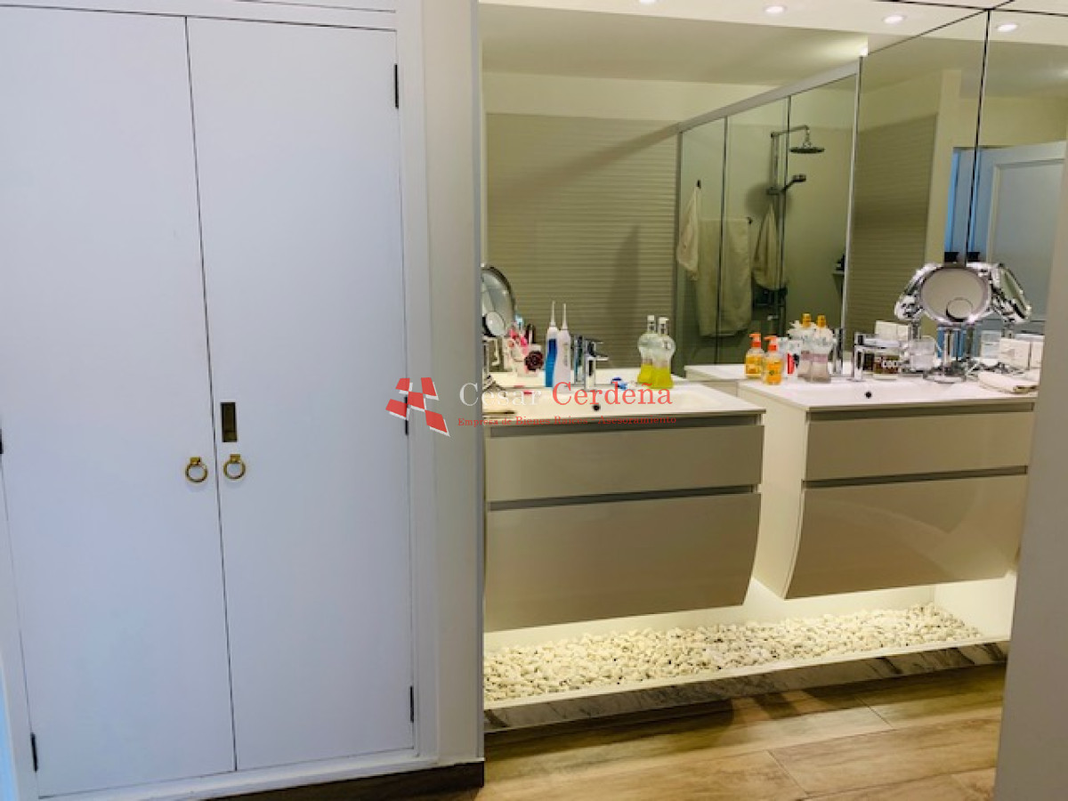 Apartamento ID.117 - VENTA - Exclusivo apartamento en venta - primera linea a los yates y la bahía de Punta del Este
