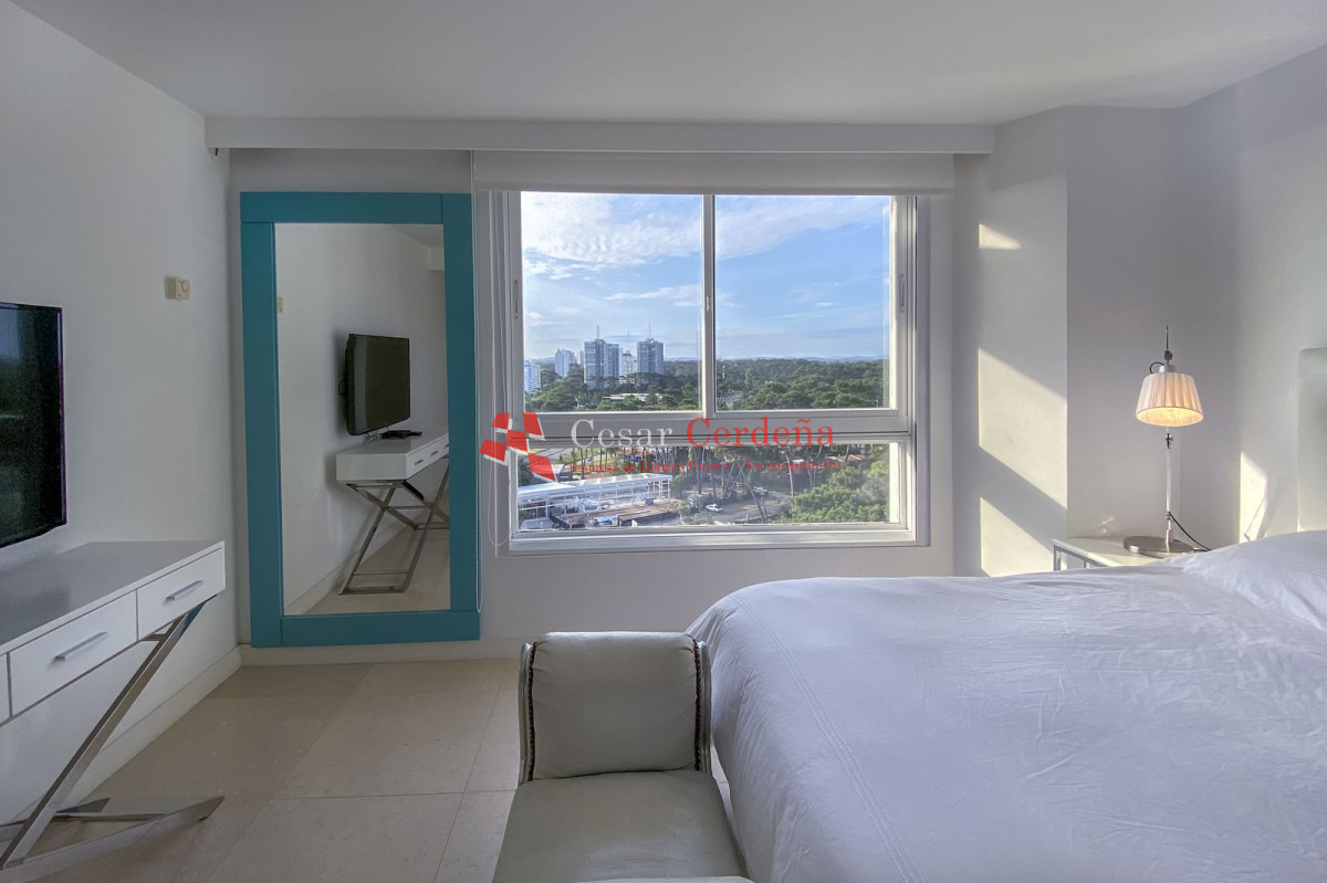 Apartamento ID.1487 - VENTA - 2 dormitorios, piso muy alto en Torre de categoria y distincion