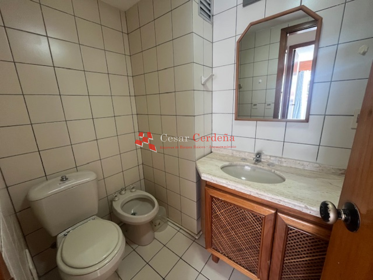 Apartamento ID.1923 - VENTA - Playa mansa, 2 dormitorios a metros del mar