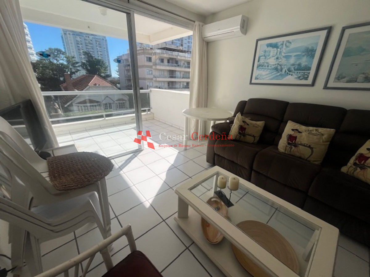 Apartamento ID.1923 - VENTA - Playa mansa, 2 dormitorios a metros del mar