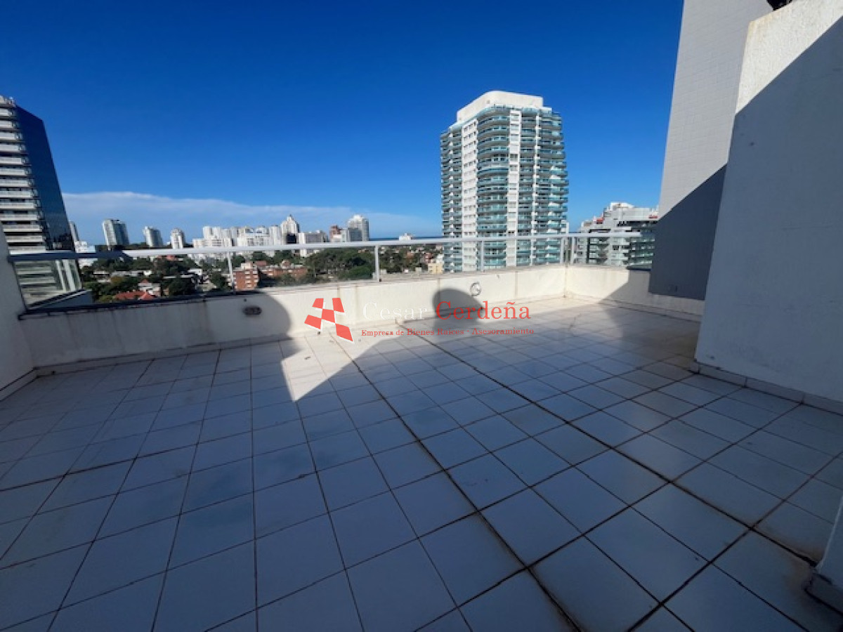 Apartamento ID.885 - VENTA - Apartamento en Mansa, DUPLEX 3 dormitorios + parrillero propio