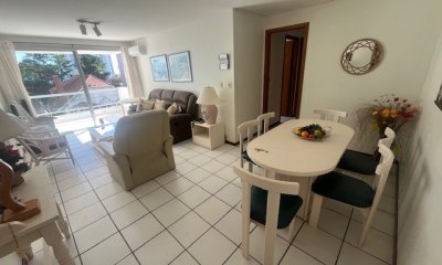 VENTA - Playa mansa, 2 dormitorios a metros del mar