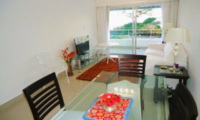 VENTA - Apartamento en Mansa, 3 dormitorios 1era linea