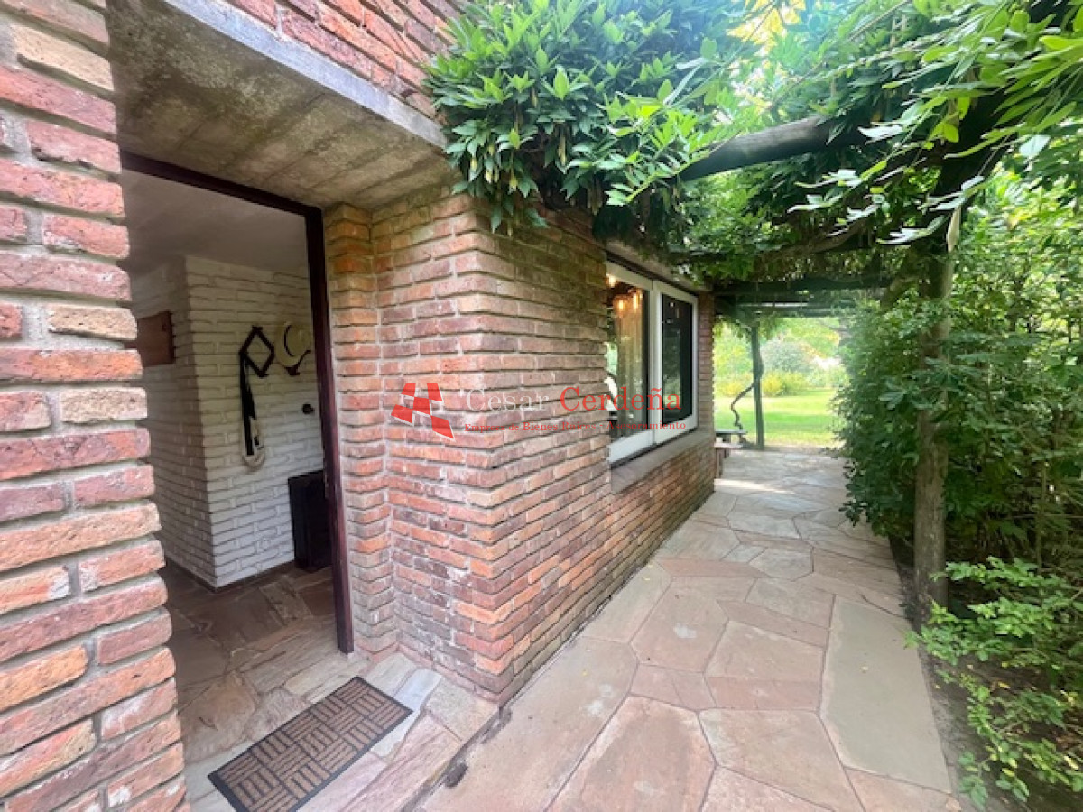 VENTA - Casa en venta en complejo en zona de Chacras Lussich - CCB1919C