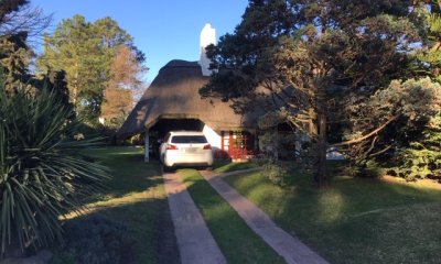 VENTA - Muy linda casa, zona de playa mansa, gran terreno y barbacoa