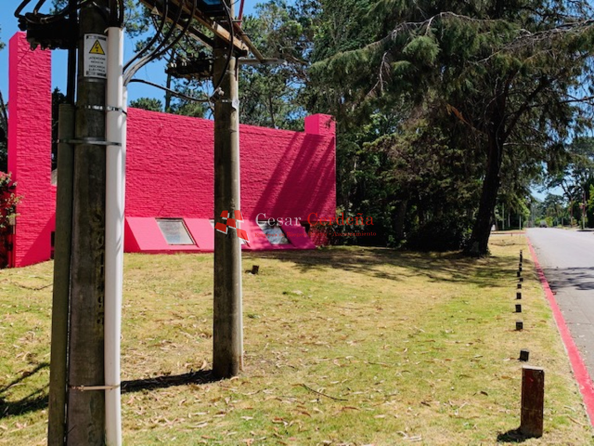 Local Comercial ID.1237 - VENTA - EXCLUSIVO LOCAL - ZONA RESIDENCIAL Y COMERCIAL