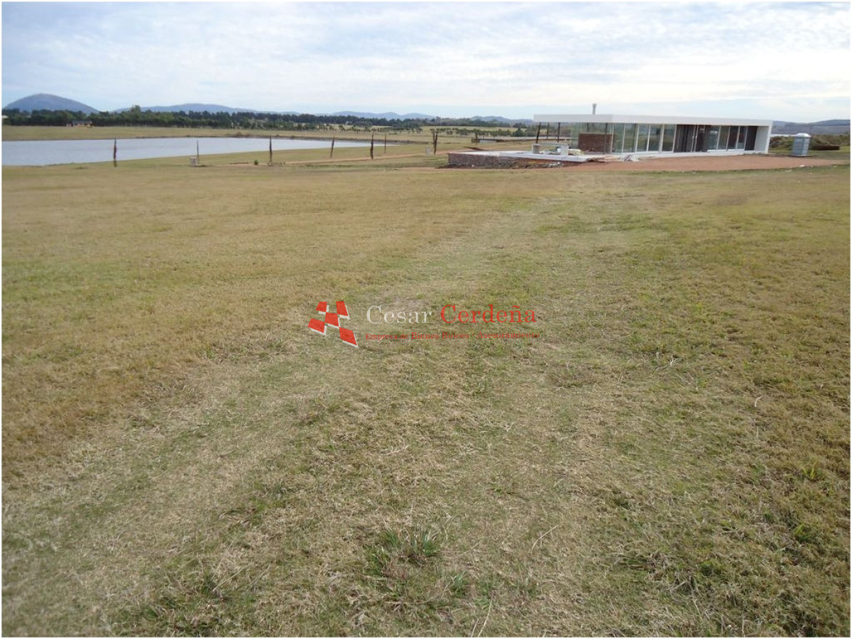 LOTE EN VENTA EN BARRIO PRIVADO - 5.280 m2 - CCB1199T