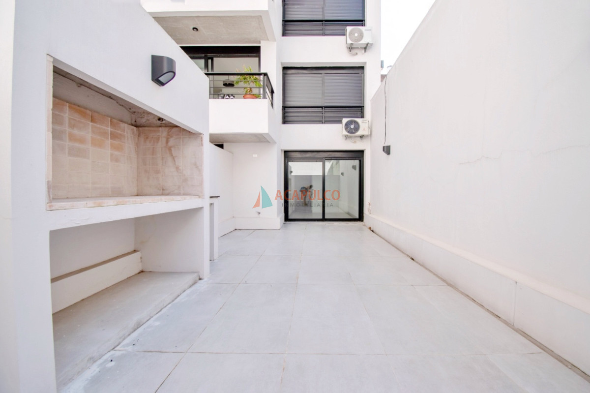 Apartamento Ref.1051 - Venta apartamento 1 dormitorio, parrillero y garaje en Pocitos a ESTRENAR 