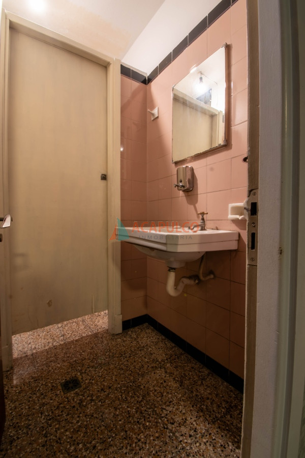 Apartamento Ref.993 - OFICINA EN CENTRO DE MONTEVIDEO