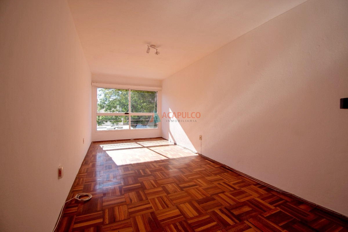 Apartamento Ref.1060 - Venta apartamento 2 dormitorio en excelente zona de Pocitos