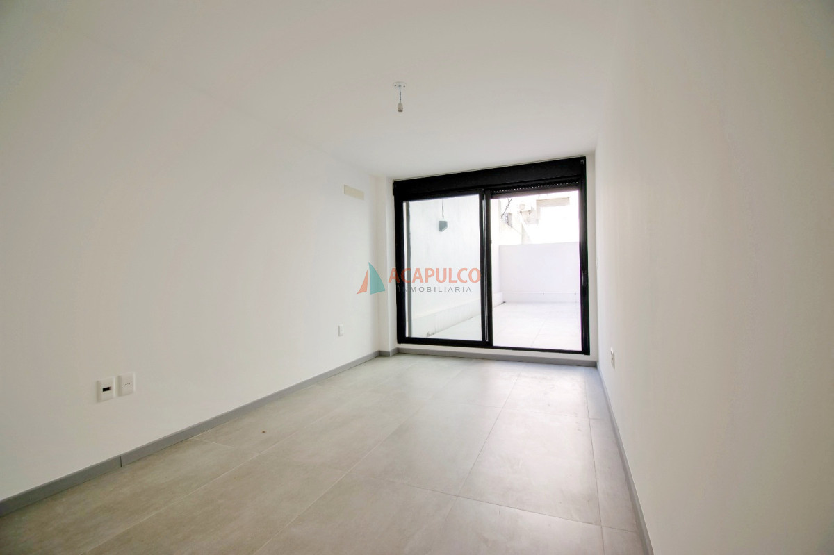 Apartamento Ref.1051 - Venta apartamento 1 dormitorio, parrillero y garaje en Pocitos a ESTRENAR 