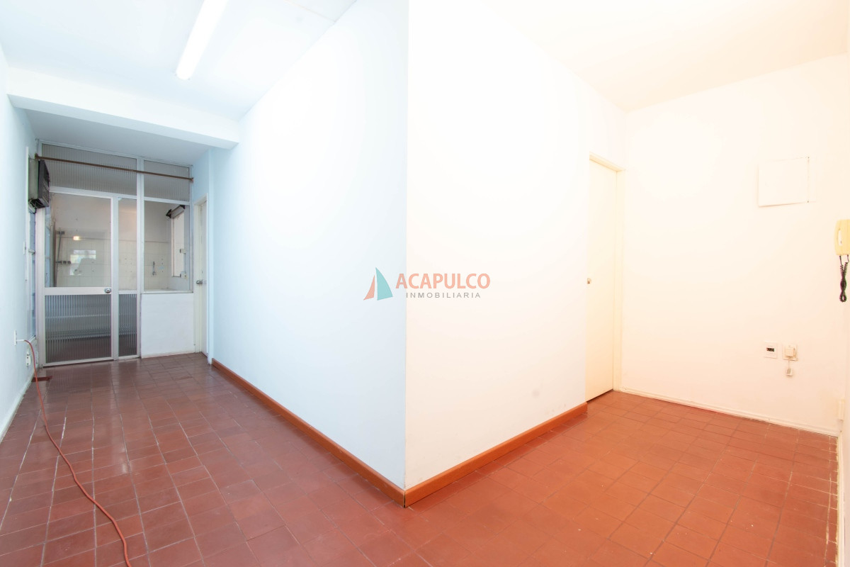 Apartamento Ref.993 - OFICINA EN CENTRO DE MONTEVIDEO