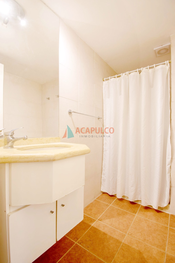 Apartamento Ref.1063 - Venta apartamento monoambiente en Punta Carretas, excelente ubicacion 