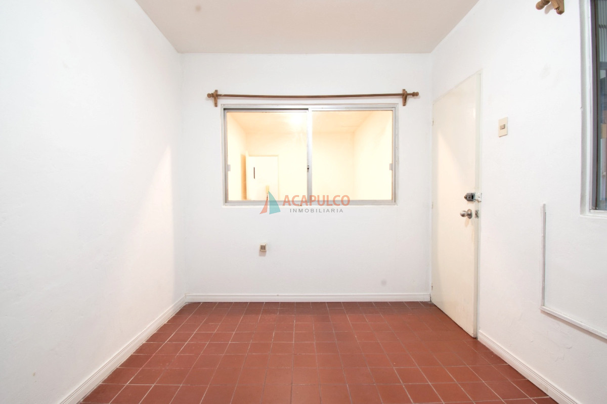 Apartamento Ref.993 - OFICINA EN CENTRO DE MONTEVIDEO
