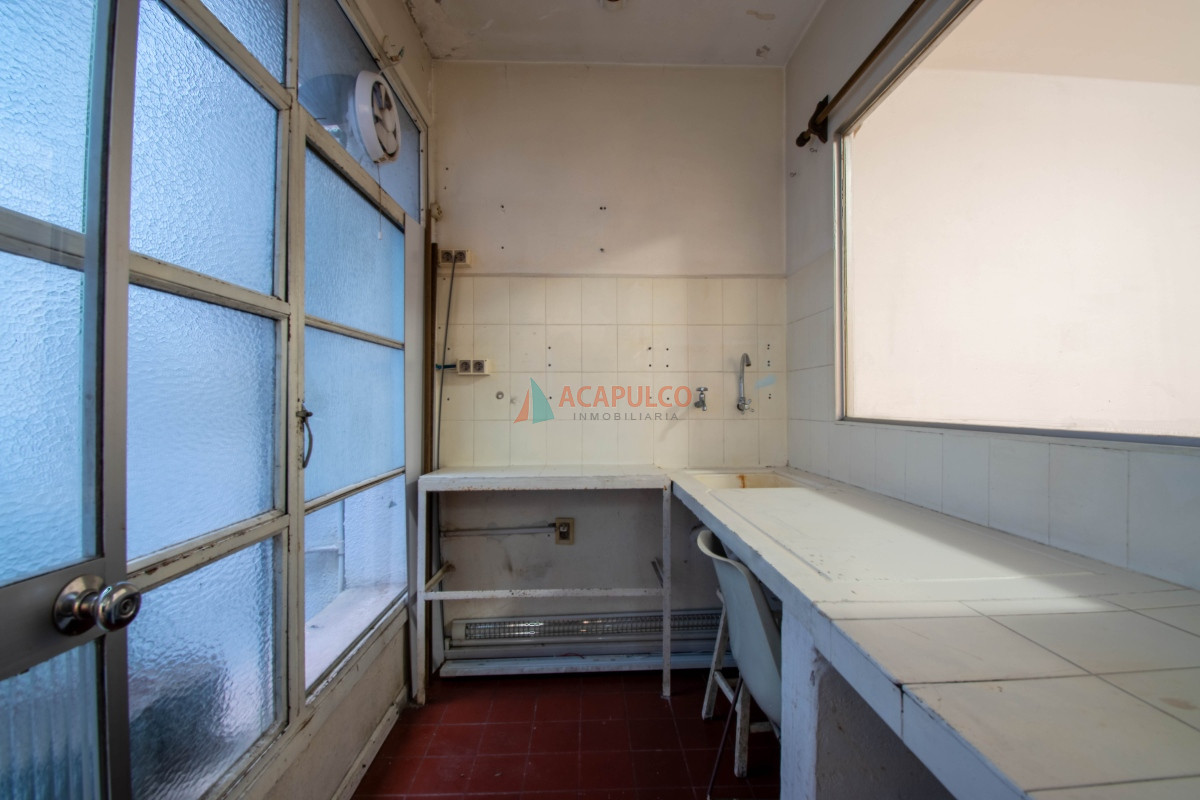 Apartamento Ref.993 - OFICINA EN CENTRO DE MONTEVIDEO