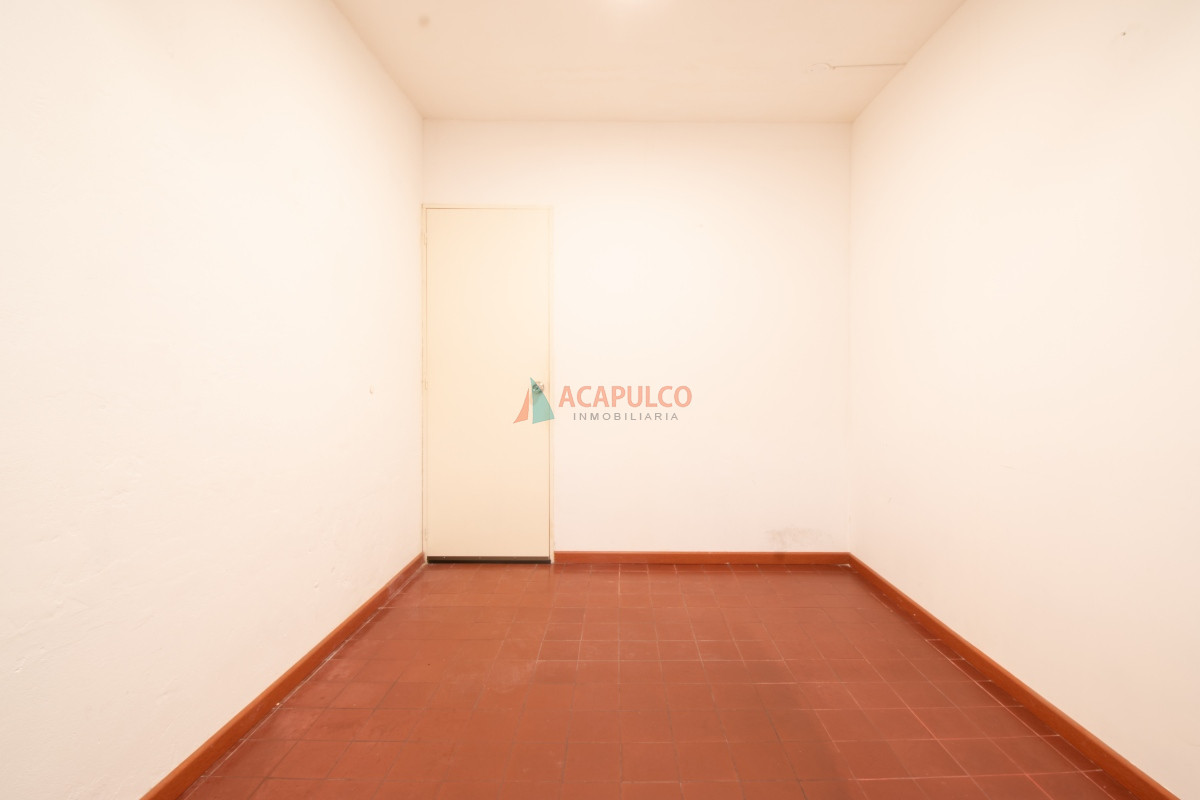 Apartamento Ref.993 - OFICINA EN CENTRO DE MONTEVIDEO