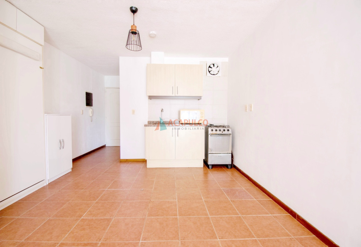 Apartamento Ref.1063 - Venta apartamento monoambiente en Punta Carretas, excelente ubicacion 