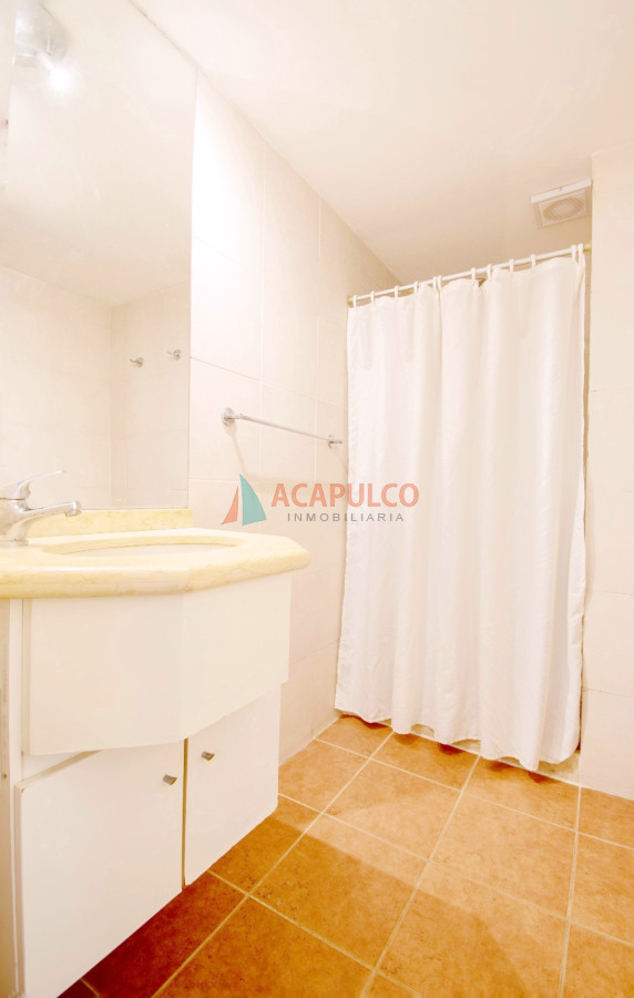 Apartamento Ref.1063 - Venta apartamento monoambiente en Punta Carretas, excelente ubicacion 