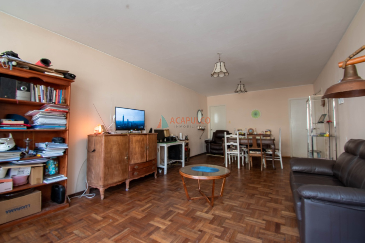 Apartamento Ref.999 - Venta de apartamento 3 dormitorios con parrillero en Cordón