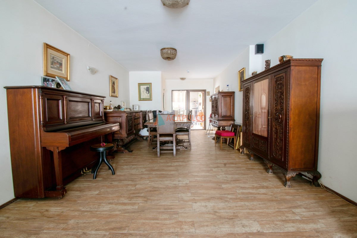 Apartamento Ref.1008 - Venta de apartamento 4 dormitorio 3 baños y garage en Pocitos