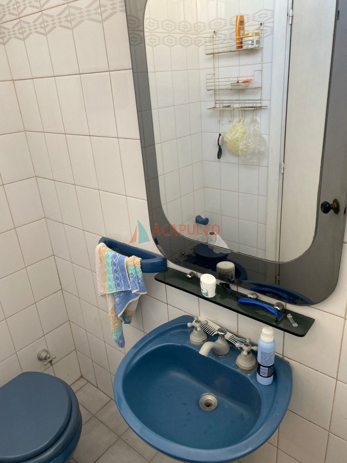 Apartamento Ref.711 - Venta apartamento 3 dormitorios en suites en el Centro, 200 mtrs con 2 garages