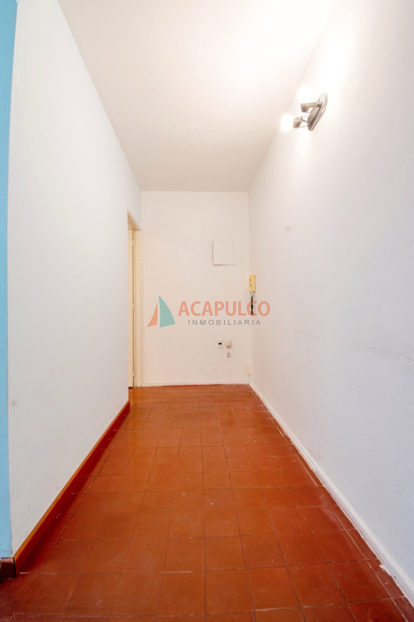 Apartamento Ref.993 - OFICINA EN CENTRO DE MONTEVIDEO