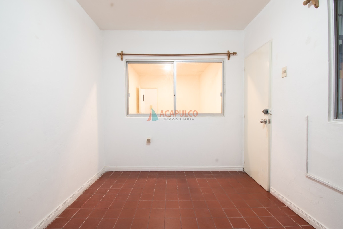 Apartamento Ref.993 - OFICINA EN CENTRO DE MONTEVIDEO