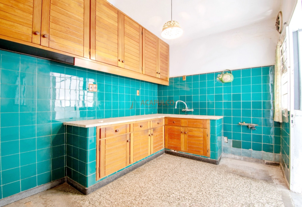 Apartamento Ref.1057 - Venta apartamento en Pocitos 4 dormitorios, 2 baños y garaje