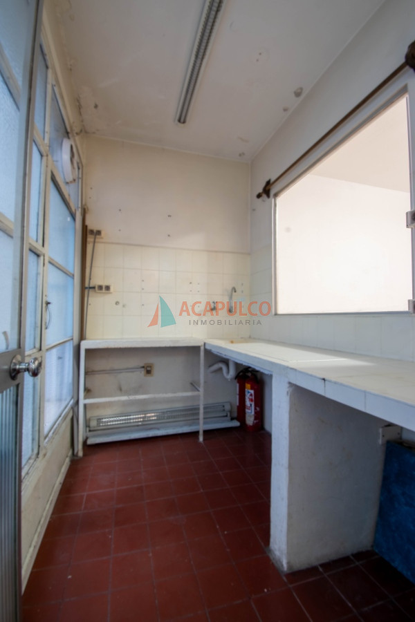 Apartamento Ref.993 - OFICINA EN CENTRO DE MONTEVIDEO
