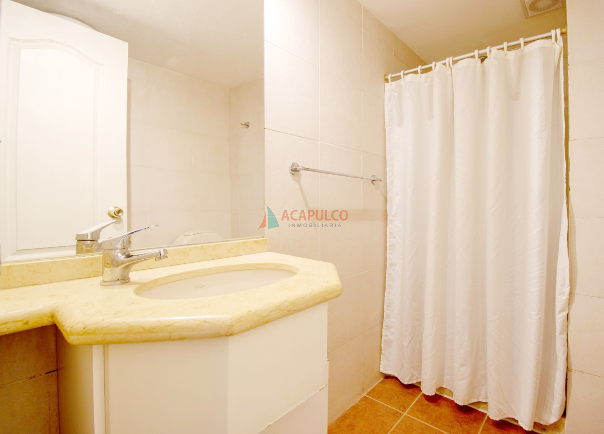 Apartamento Ref.1063 - Venta apartamento monoambiente en Punta Carretas, excelente ubicacion 