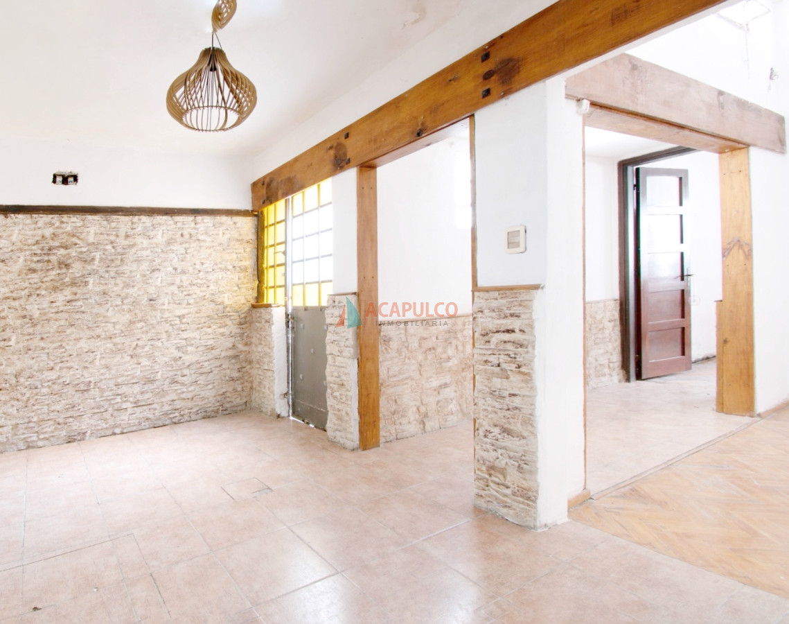 Casa Ref.1070 - Venta casa 3 dormitorios garaje Unión