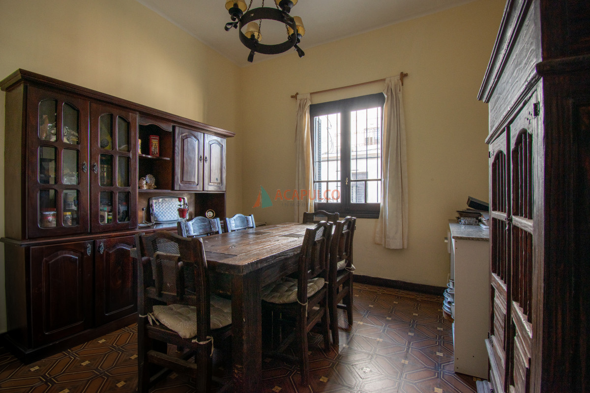 Casa Ref.1062 - Venta casa 3 dormitorios garaje Pocitos Nuevo