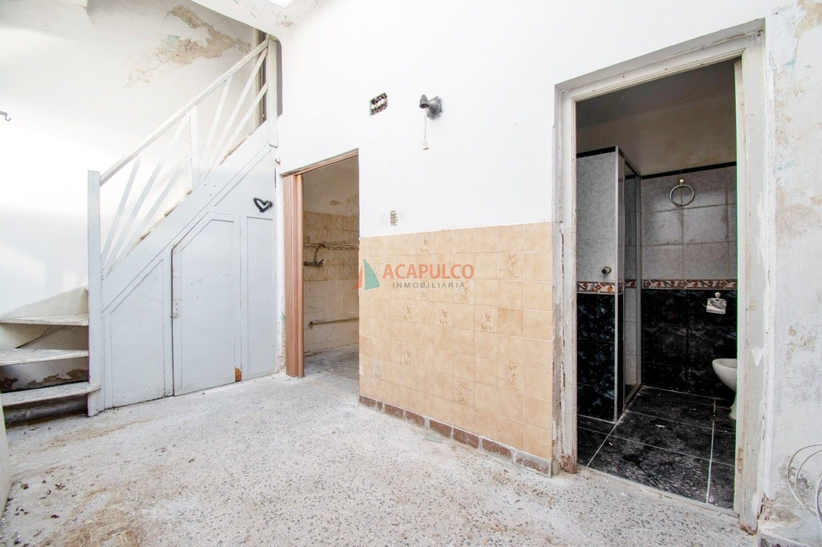 Casa Ref.1048 - Venta casa en Pocitos, padrón único gran oportunidad para RECICLAR