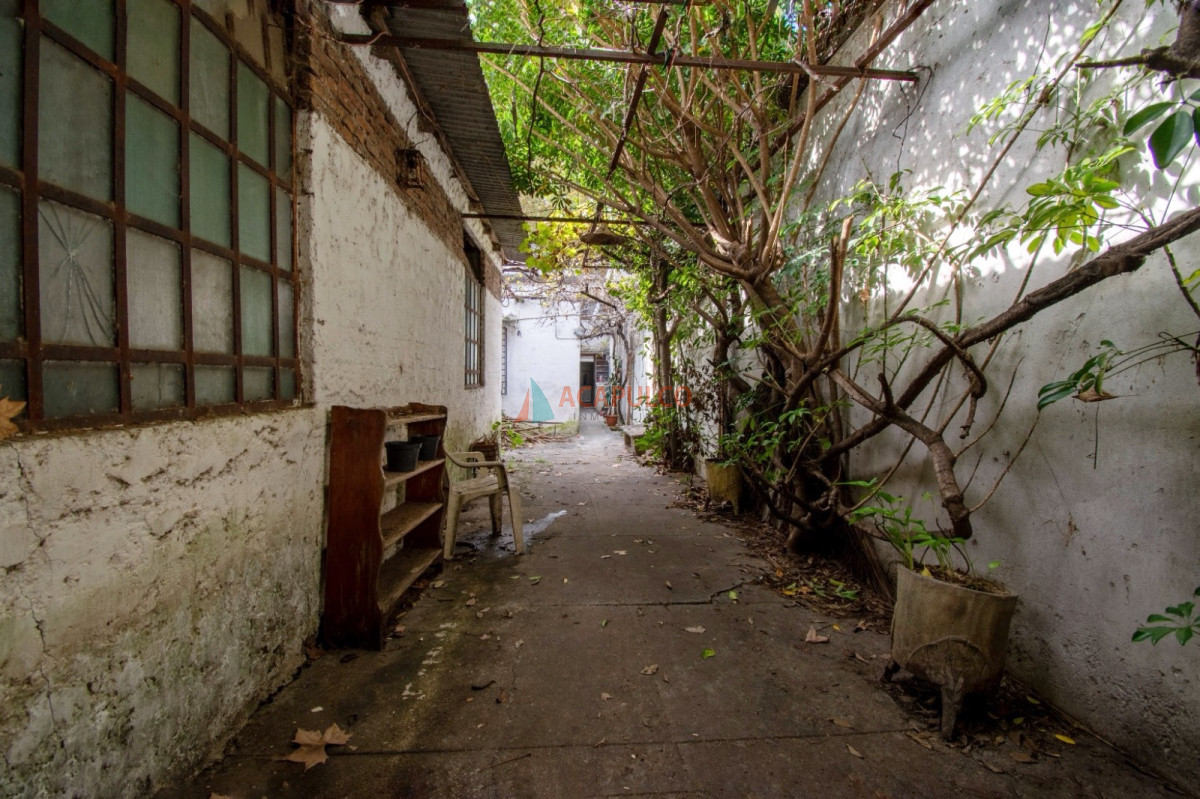 Casa Ref.1071 - Venta casa 3 dormitorios garaje fondo La Blanqueada