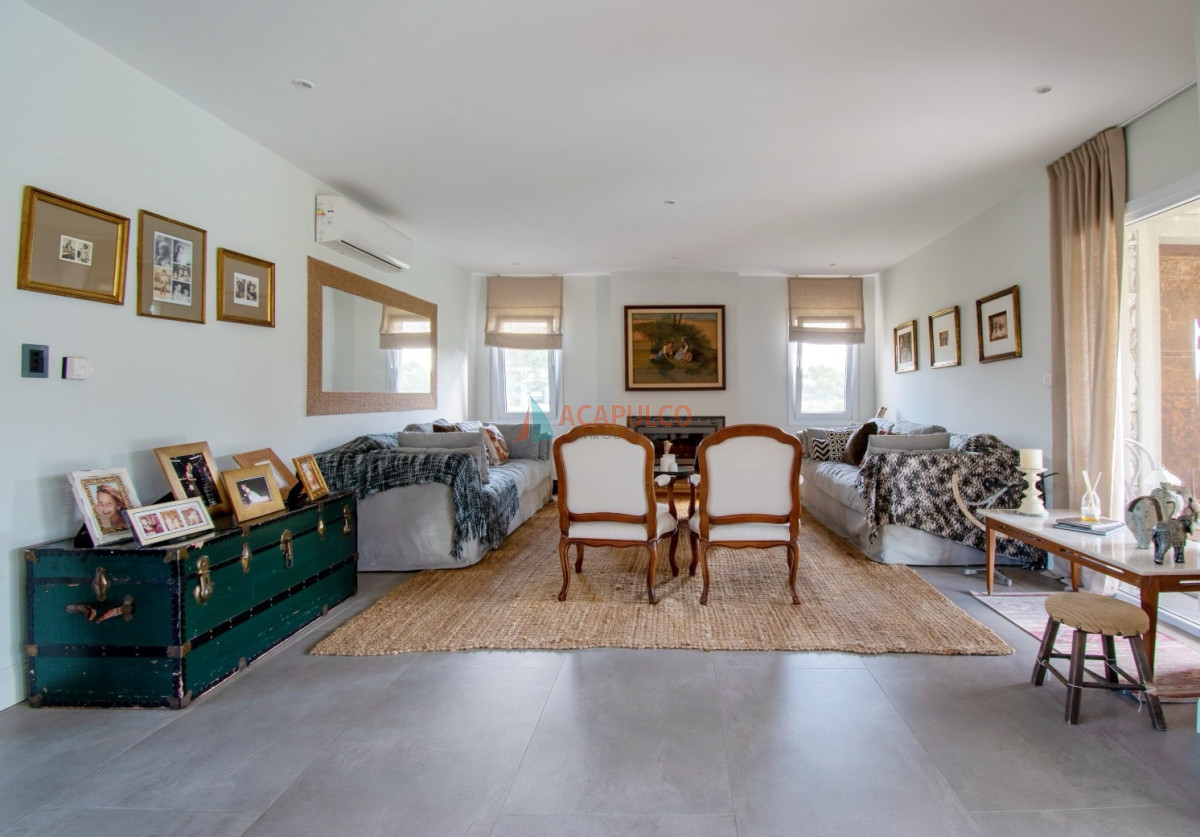 Casa Ref.190 - Venta Casa 4 dormitorios Barrio Privado