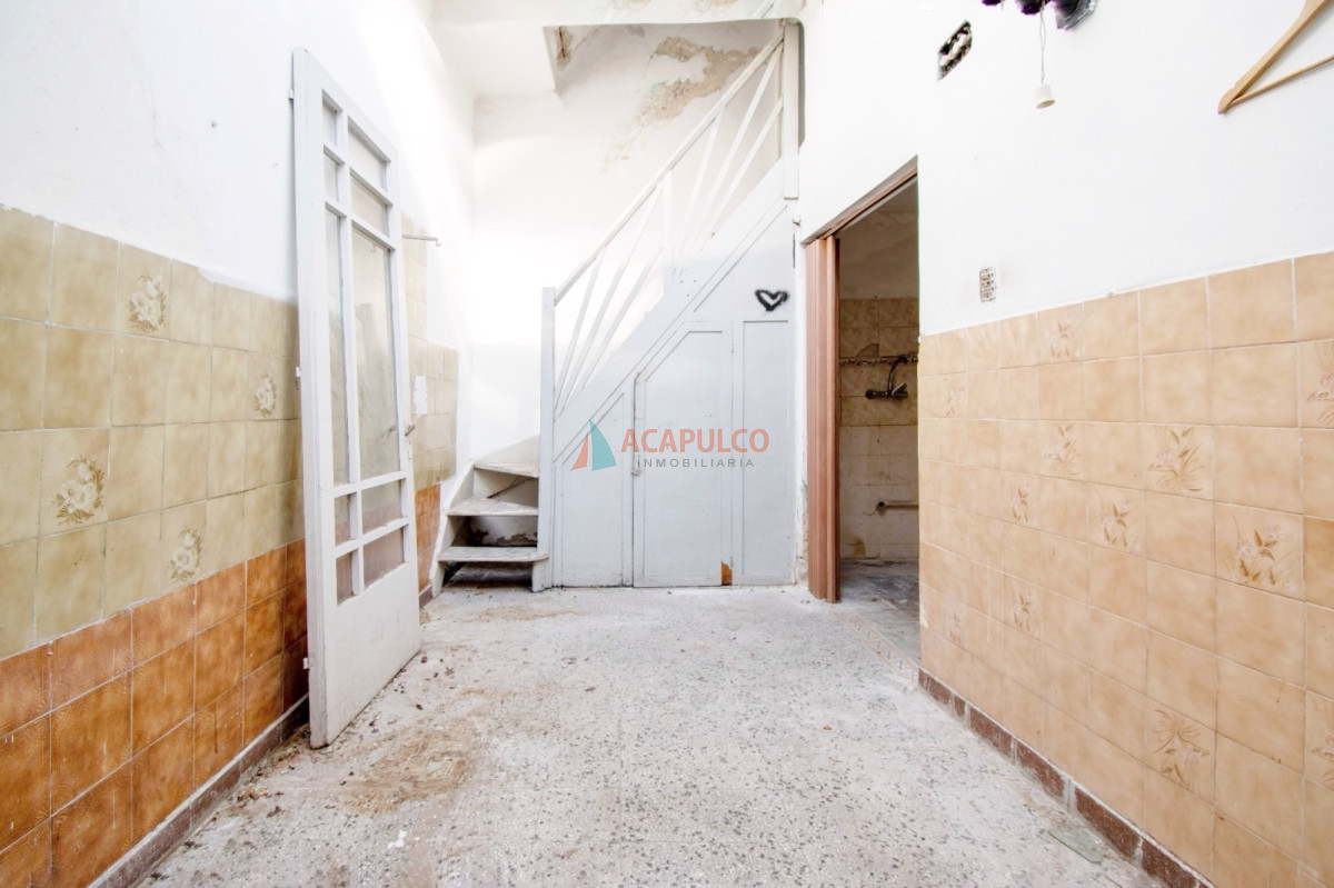 Casa Ref.1048 - Venta casa en Pocitos, padrón único gran oportunidad para RECICLAR