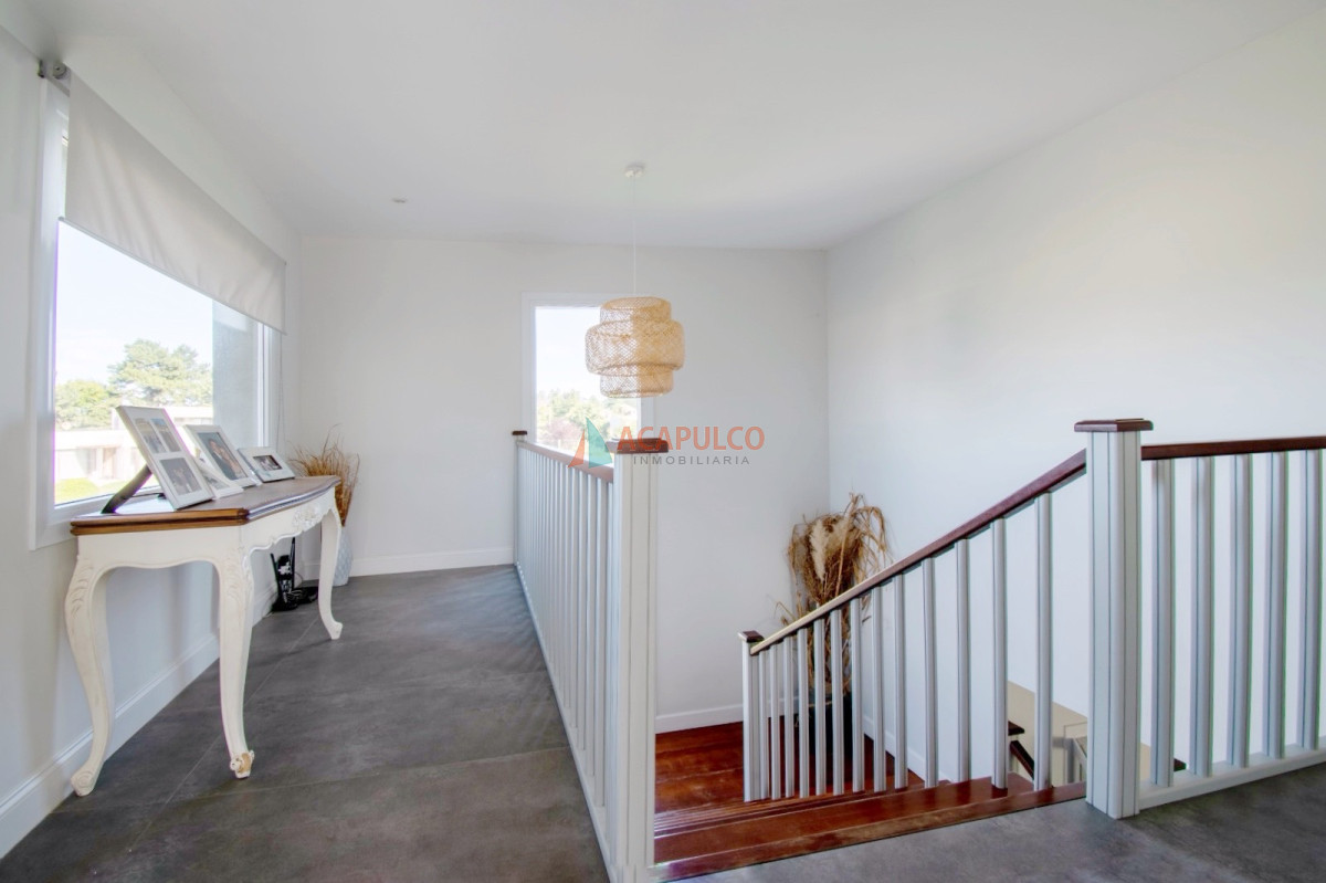 Casa Ref.190 - Venta Casa 4 dormitorios Barrio Privado