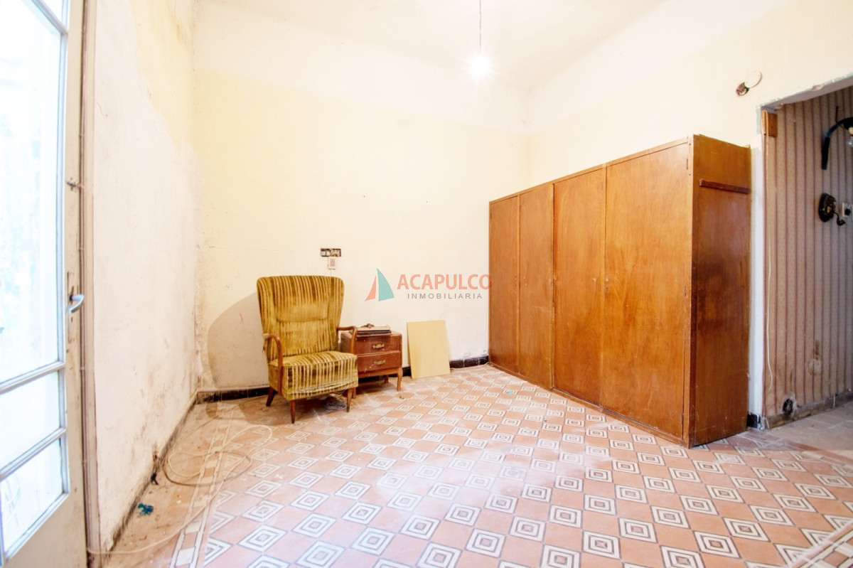 Casa Ref.1048 - Venta casa en Pocitos, padrón único gran oportunidad para RECICLAR