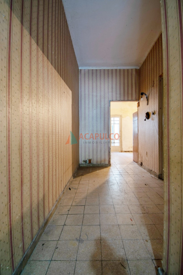 Casa Ref.1048 - Venta casa en Pocitos, padrón único gran oportunidad para RECICLAR