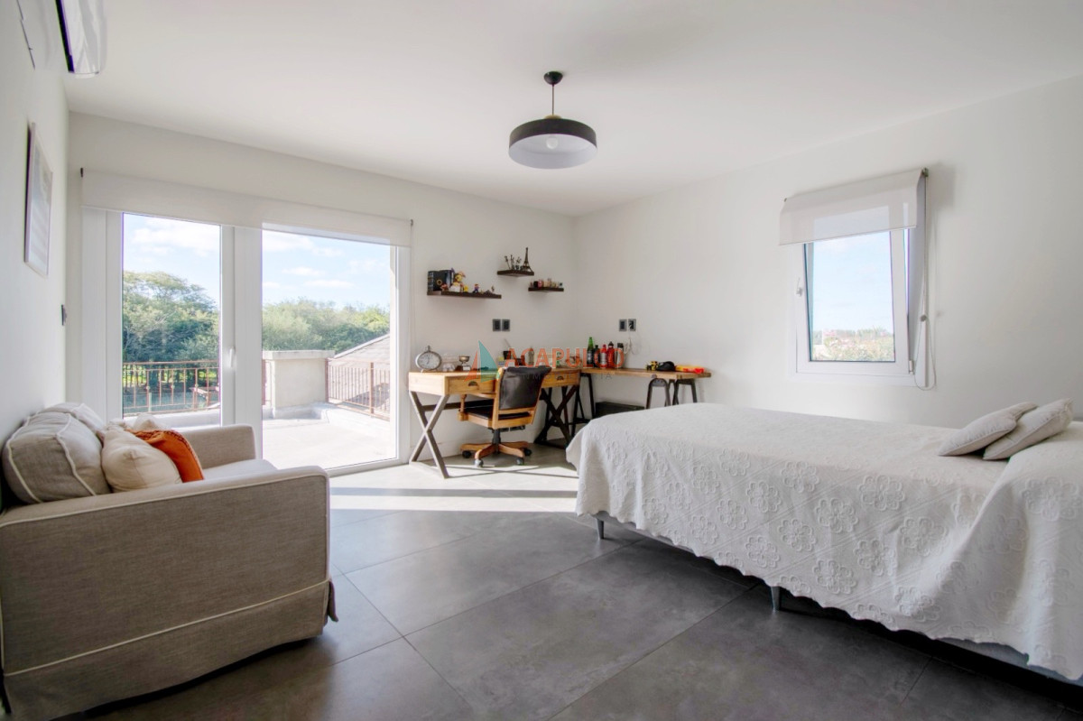 Casa Ref.190 - Venta Casa 4 dormitorios Barrio Privado