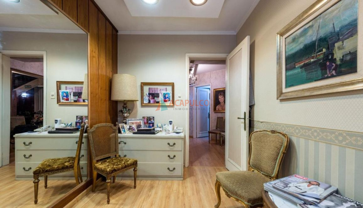 Casa Ref.985 - Venta casa en Pocitos, 3 dormitorios 2 baños excelente punto