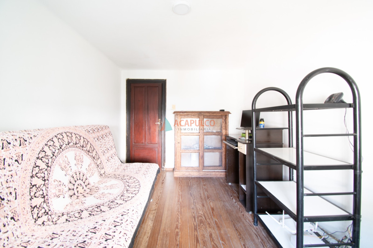 Casa Ref.1062 - Venta casa 3 dormitorios garaje Pocitos Nuevo