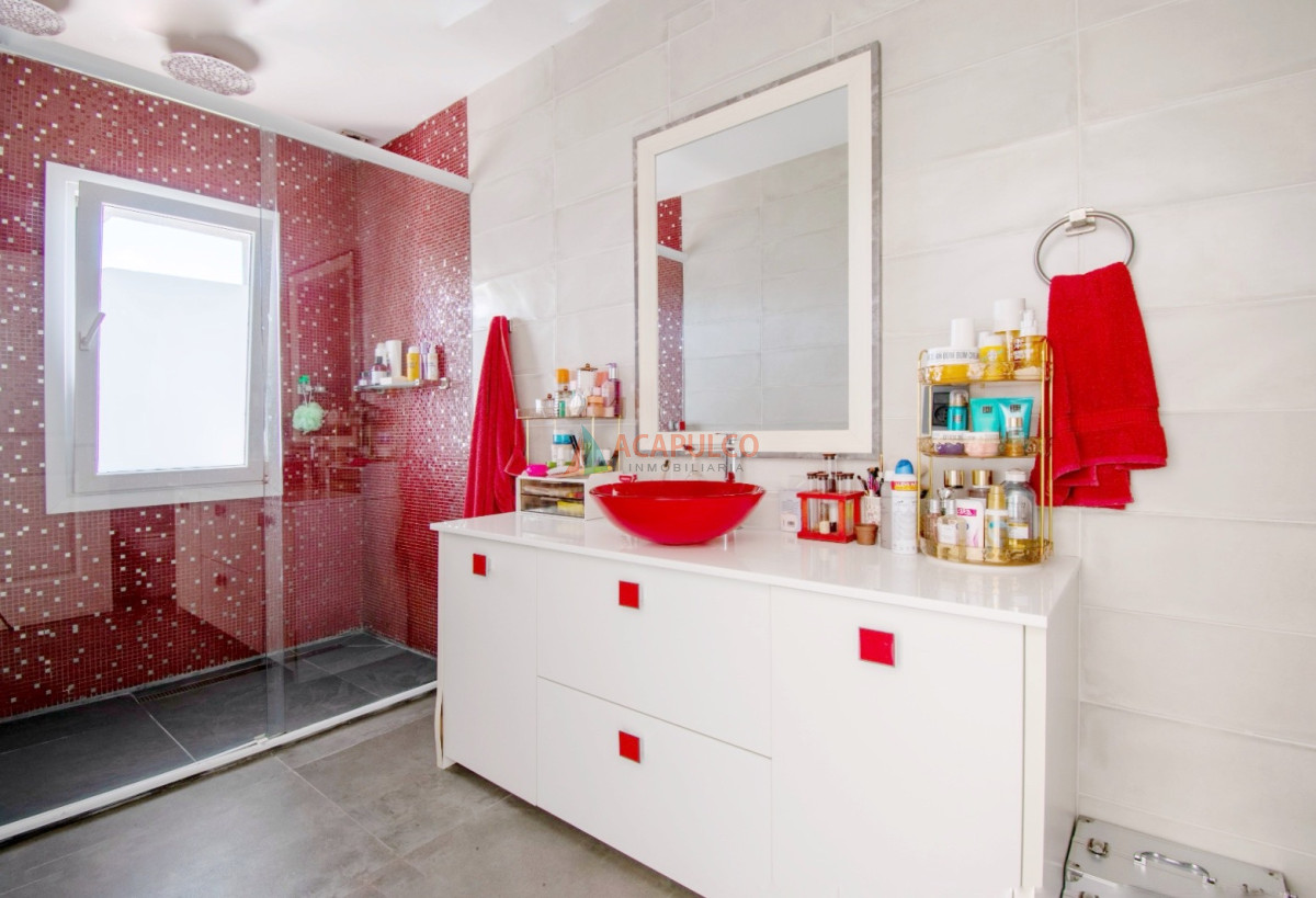 Casa Ref.190 - Venta Casa 4 dormitorios Barrio Privado