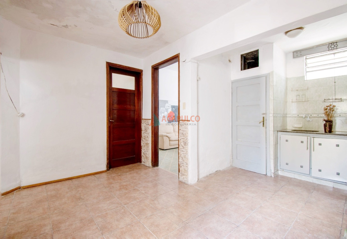 Casa Ref.1070 - Venta casa 3 dormitorios garaje Unión