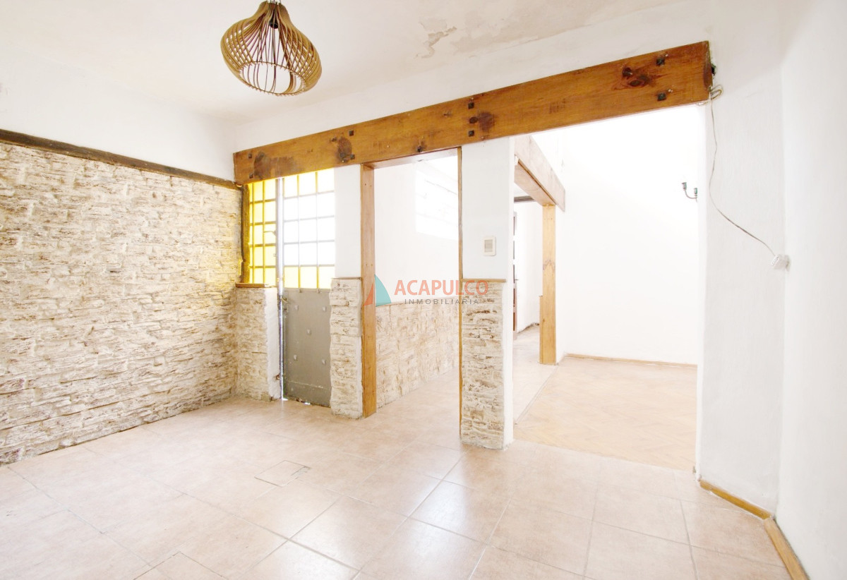 Casa Ref.1070 - Venta casa 3 dormitorios garaje Unión